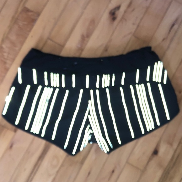 SOLD Lululemon black speed shorts- with liner - Picture 4 of 5